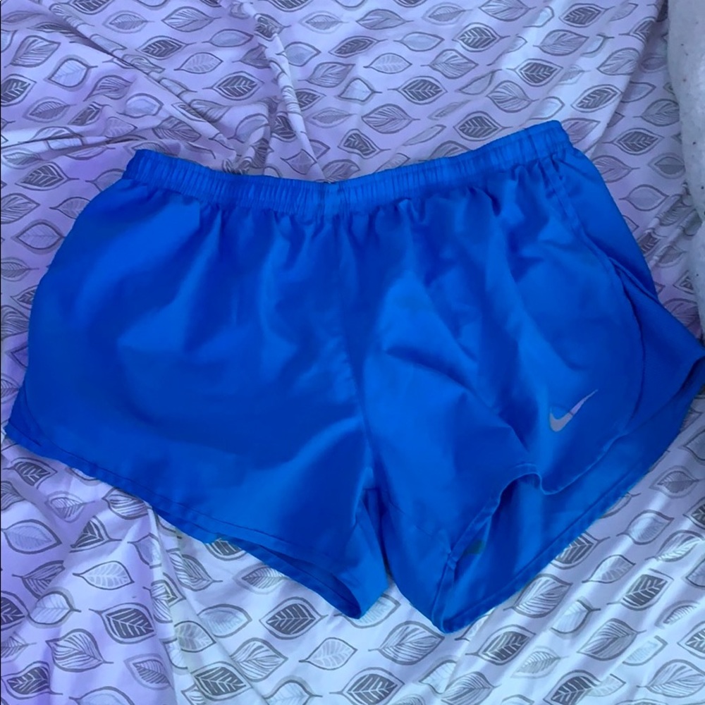 Nike shorts size M